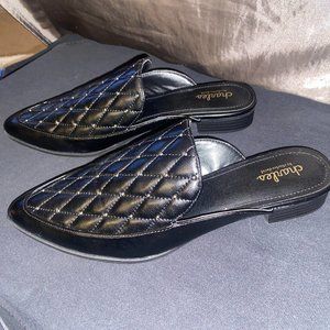 Black leather detailed mule!